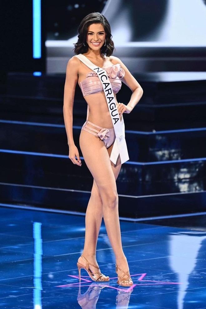 Vẻ đẹp nóng bỏng của tân Miss Universe 2023 cao 1m80-4