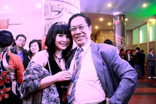 NSND nổi tiếng và hôn nhân 37 năm không có con chung: Chồng yêu chiều hết mực, ủng hộ hạ gò má ở tuổi U60-3