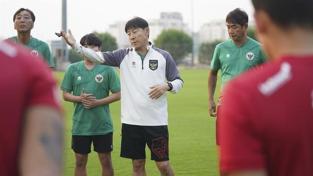 Đối đầu Philppines, HLV Shin muốn Indonesia học theo tuyển Việt Nam-1