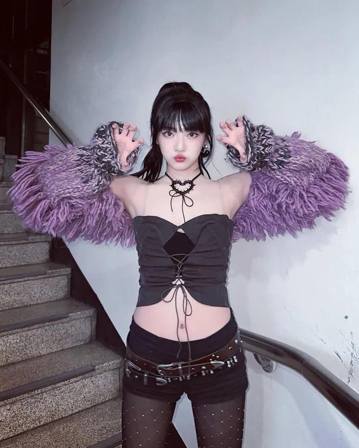 Nữ ca sĩ bị mù một bên mắt tạo cơn sốt-1