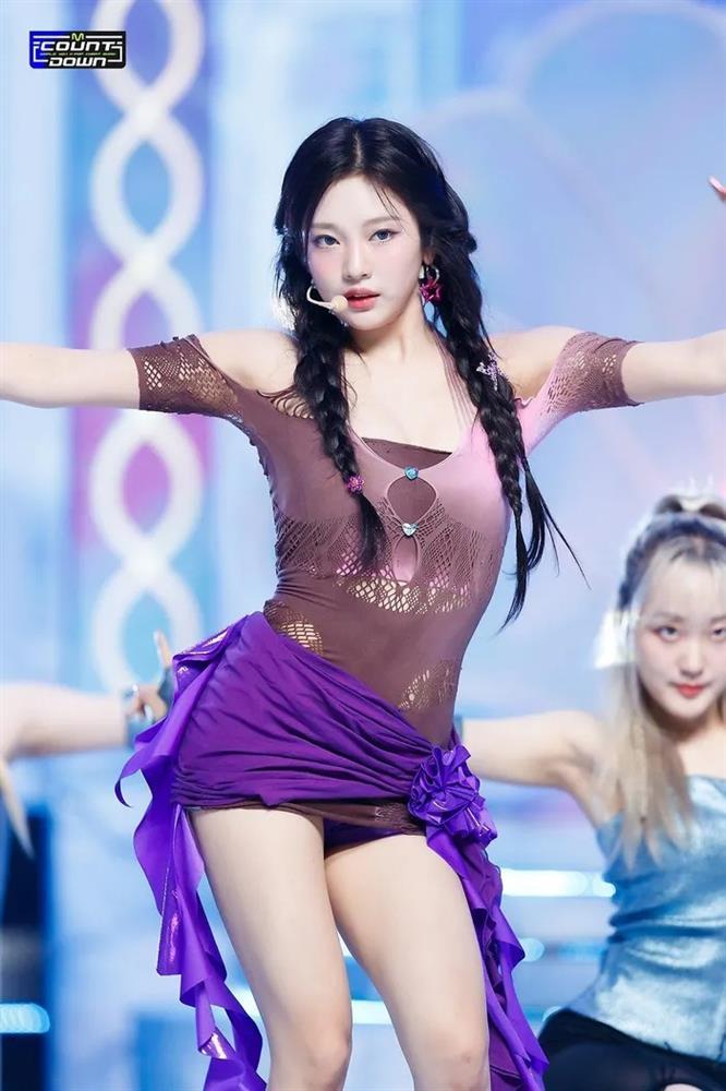 Nữ ca sĩ bị mù một bên mắt tạo cơn sốt-4