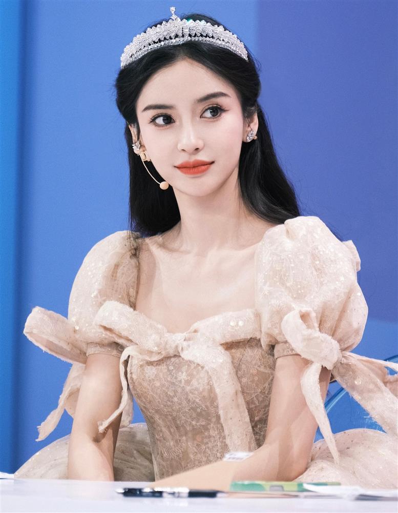 Angelababy còn lại gì khi bị cấm sóng ở tuổi 34-2