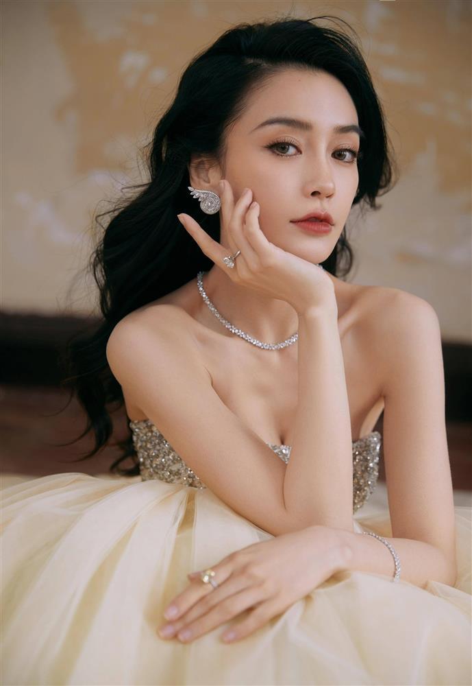 Angelababy còn lại gì khi bị cấm sóng ở tuổi 34-5