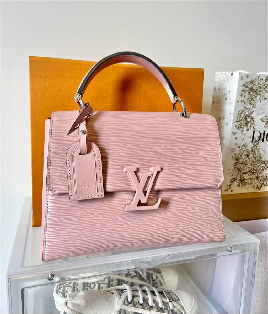 Bạn gái cầu thủ Phan Tuấn Tài đẹp tròn đầy bánh trôi nước, là yêu nữ hàng hiệu-5