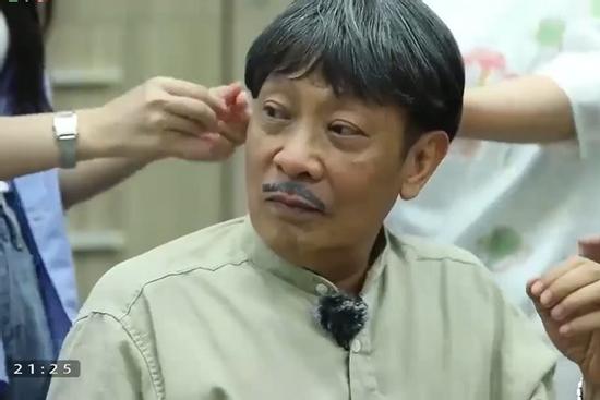 MC Lại Văn Sâm: Không ai được đụng vào mặt tôi