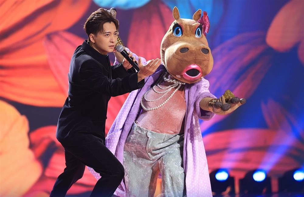 Chung kết Ca Sĩ Mặt Nạ có đi vào vết xe đổ-6