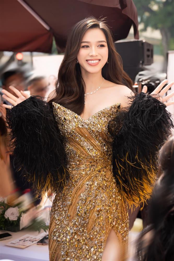 Đỗ Mỹ Linh hội ngộ Đỗ Thị Hà, nhan sắc mẹ bỉm chiếm spotlight-3