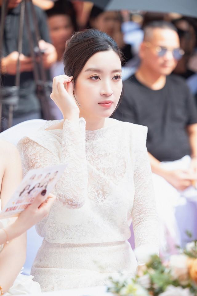 Đỗ Mỹ Linh hội ngộ Đỗ Thị Hà, nhan sắc mẹ bỉm chiếm spotlight-5