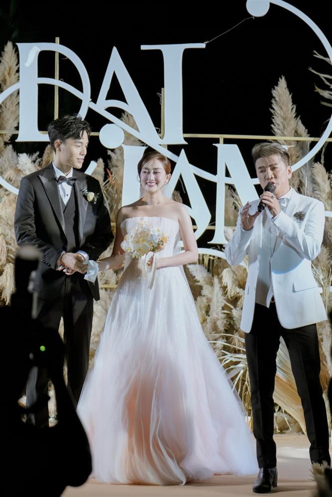 Lý Nhã Kỳ bắt hoa cưới, Phương Lan rap giọng Huế trong đám cưới-10