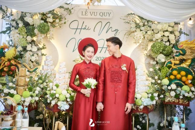 Sắc vóc vợ cầu thủ Việt: Doãn Hải My chuẩn style tiểu thư, Mai Hà Trang nhan sắc vạn người mê-1