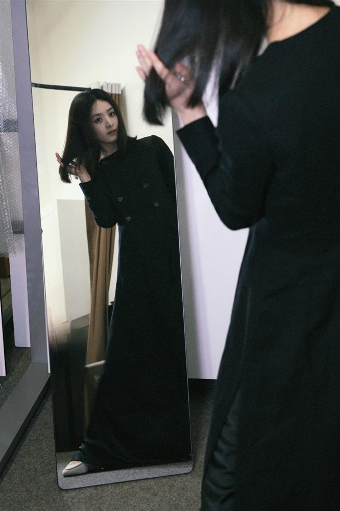 Triệu Lệ Dĩnh thần thái đỉnh cao trong loạt ảnh được phòng làm việc đăng tải, rục rịch quay dự án với ác nữ Như Ý Truyện-1