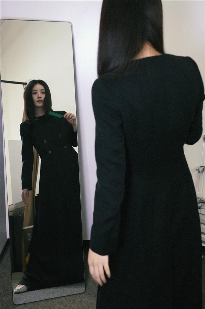 Triệu Lệ Dĩnh thần thái đỉnh cao trong loạt ảnh được phòng làm việc đăng tải, rục rịch quay dự án với ác nữ Như Ý Truyện-2