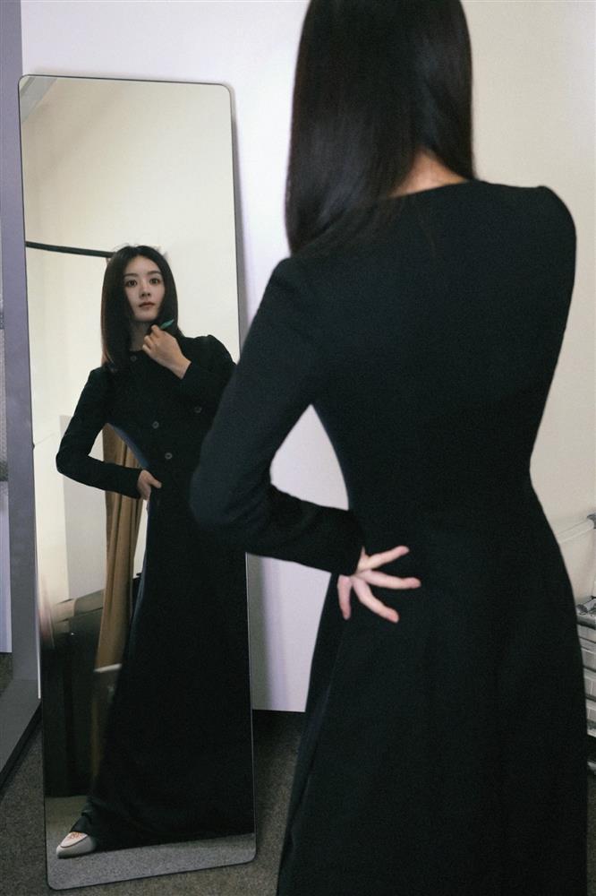 Triệu Lệ Dĩnh thần thái đỉnh cao trong loạt ảnh được phòng làm việc đăng tải, rục rịch quay dự án với ác nữ Như Ý Truyện-3