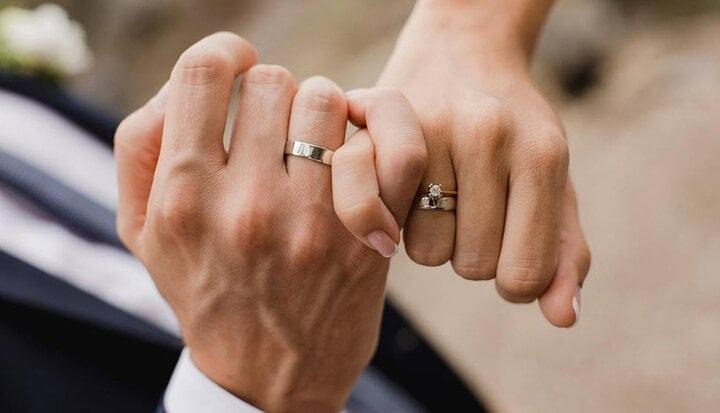 Bố mẹ nghiêm khắc, tôi có nên giấu chuyện bạn gái có con riêng?-1