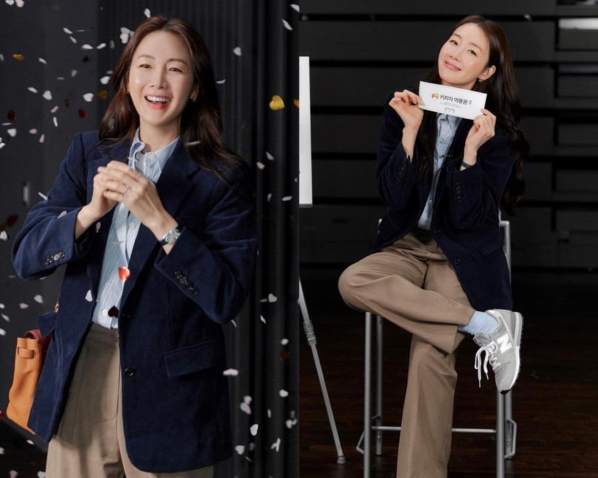 Phong cách sang trọng nhưng vẫn trẻ trung của Choi Ji Woo ở tuổi 48-5