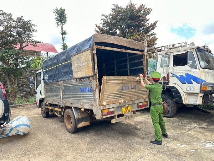 Vừa chở gần 150kg pháo lậu về nhà, bị lực lượng công an ập vào bắt giữ-2