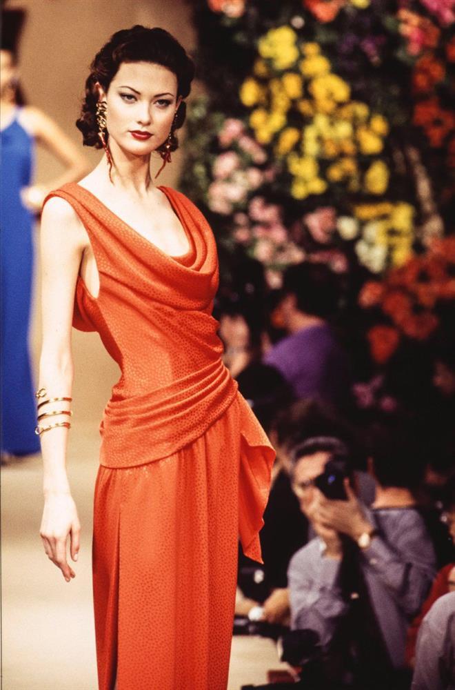 Những siêu mẫu hàng đầu thập niên 90 đã thay đổi vĩnh viễn trò chơi thời trang-7