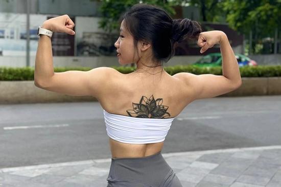 Cô gái 15 tuổi đã tập thể hình, đoạt huy chương vàng ngay lần đầu thi đấu
