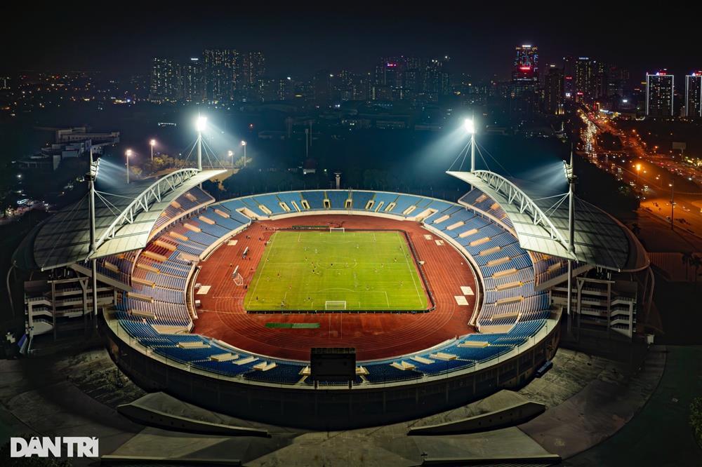 Diện mạo sân Mỹ Đình với mặt cỏ xanh mướt trước trận Việt Nam - Iraq-10