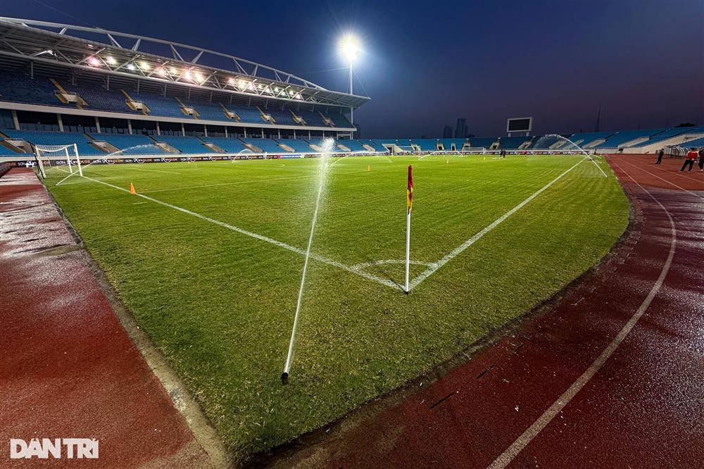 Diện mạo sân Mỹ Đình với mặt cỏ xanh mướt trước trận Việt Nam - Iraq-4