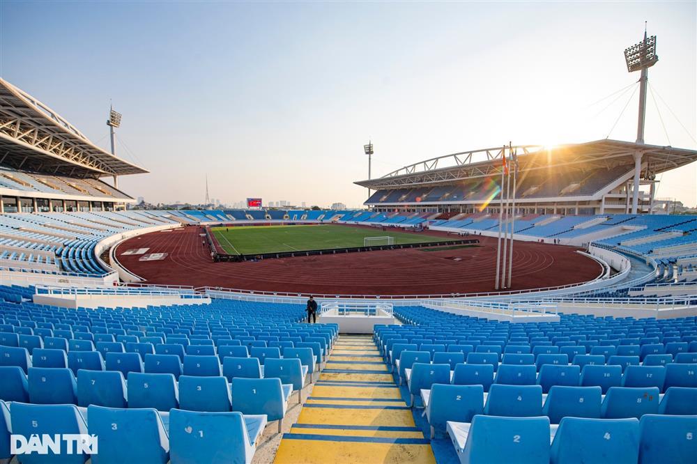 Diện mạo sân Mỹ Đình với mặt cỏ xanh mướt trước trận Việt Nam - Iraq-5