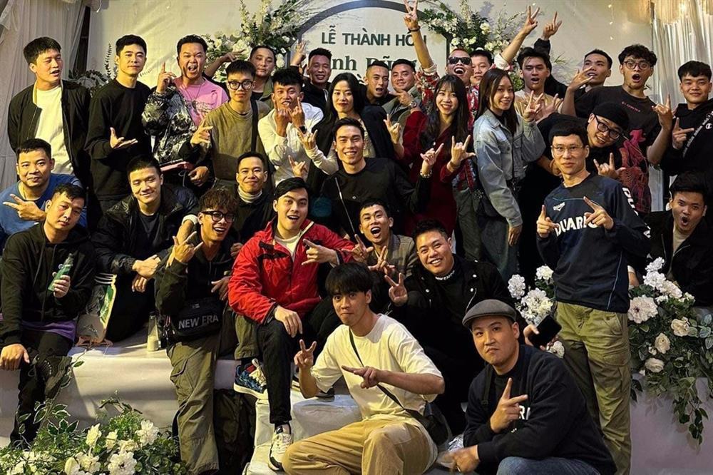 Đám cưới gây sốt ở Hà Nam: Cô dâu bay người trên cao, chú rể nhảy hiphop-1