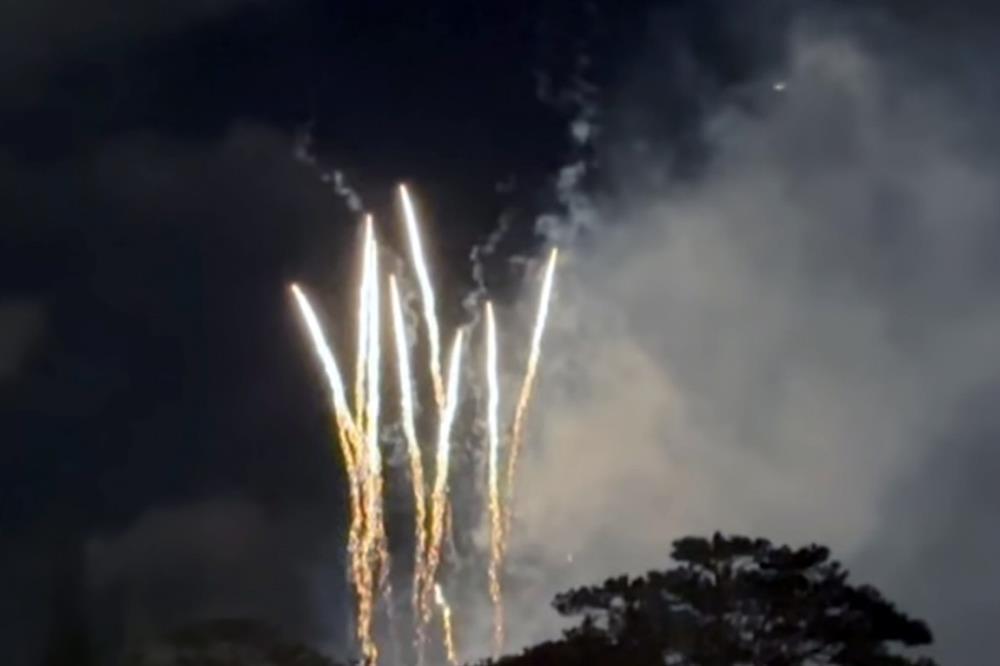 Du khách bị phạt 7,5 triệu đồng vì đốt pháo hoa trái phép ở Đà Lạt-1