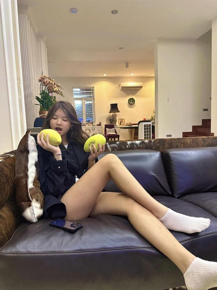 Bảo Tiên 15 tuổi nhan sắc chuẩn hoa hậu tương lai, Trương Ngọc Ánh tiết lộ bí quyết nuôi con chân dài như sếu-6