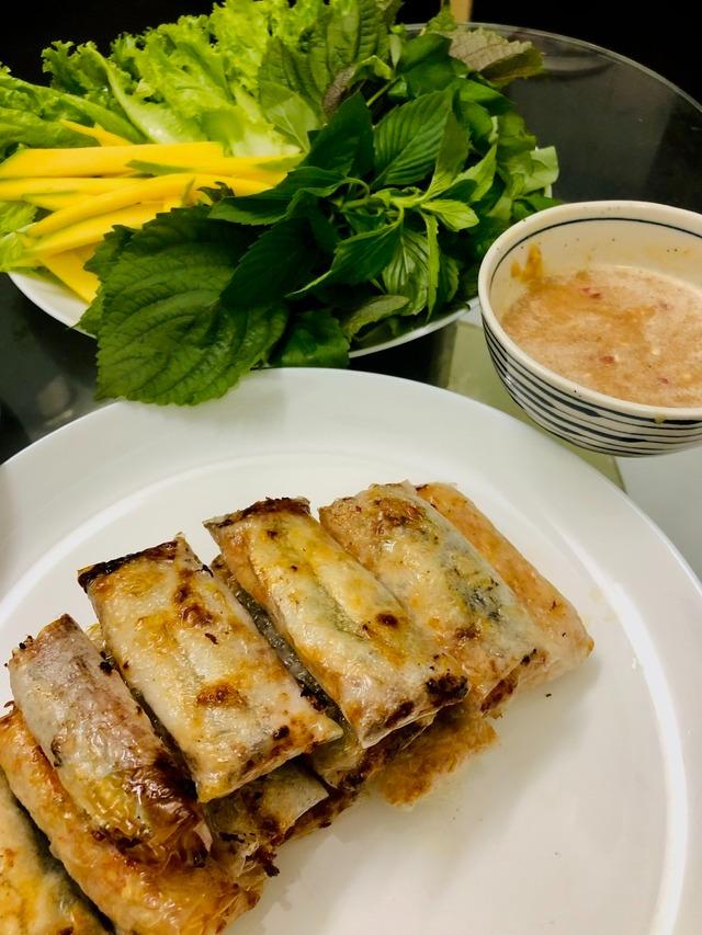 Chả giò cá trích giòn rụm - món cuốn cực ngon đặc sản Phan Thiết: Cách làm và cách ăn chuẩn vị-1