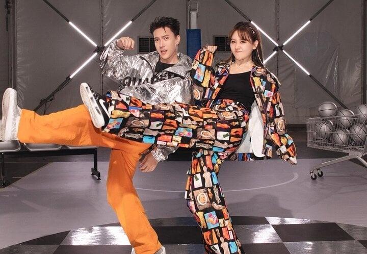 Hari Won hoảng hốt khi được tặng đôi giày hơn 70 triệu đồng-1