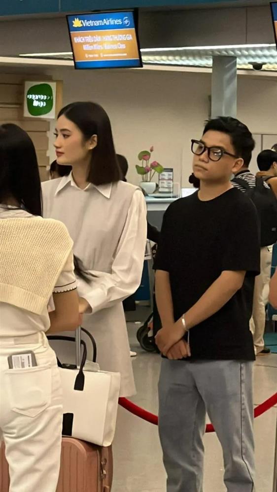 Hoa hậu không mặn mà Vbiz: Một người đẹp vừa đăng quang đã vội vã đi du học-5