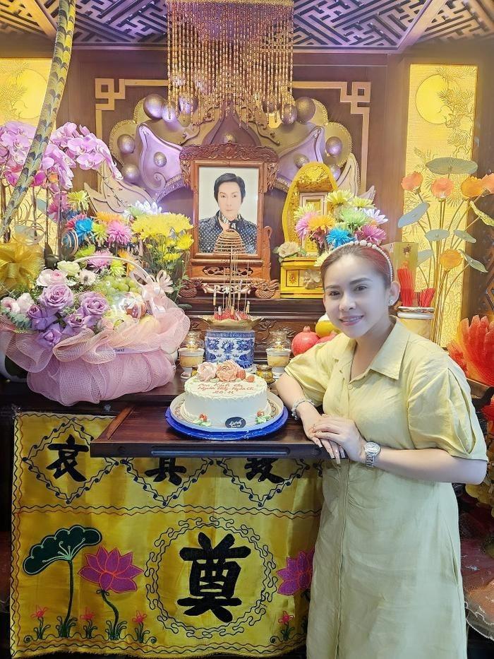 Giữa lùm xùm với Hoa hậu Phương Lê, con gái nuôi cố NSƯT Vũ Linh có hành động ‘lạ’ làm sáng tỏ mối quan hệ với Hồng Loan-1