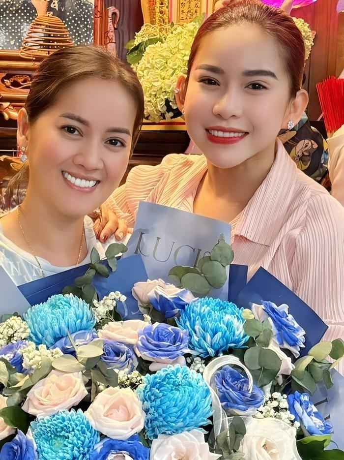 Giữa lùm xùm với Hoa hậu Phương Lê, con gái nuôi cố NSƯT Vũ Linh có hành động ‘lạ’ làm sáng tỏ mối quan hệ với Hồng Loan-2