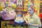 Giữa lùm xùm với Hoa hậu Phương Lê, con gái nuôi cố NSƯT Vũ Linh có hành động ‘lạ’ làm sáng tỏ mối quan hệ với Hồng Loan