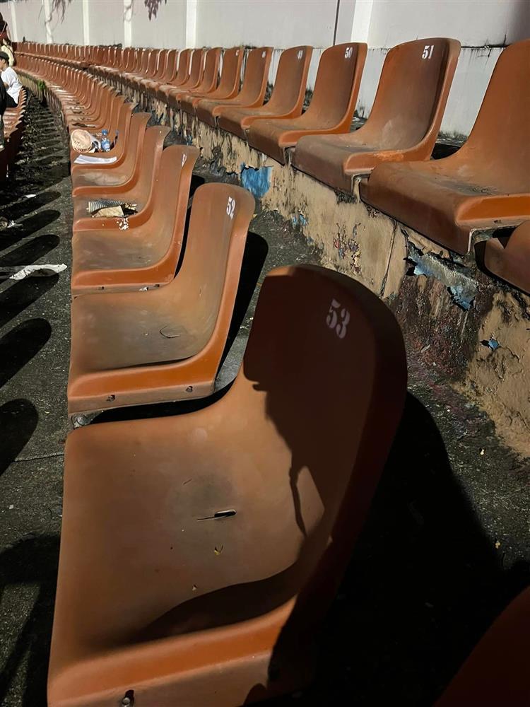 Bỏ 4 triệu mua vé VIP ở concert Westlife vẫn phải ngồi rìa xem thần tượng-6