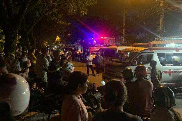 Cảnh gã trai mặc áo xe ôm công nghệ đi phóng hỏa làm 3 người chết-1