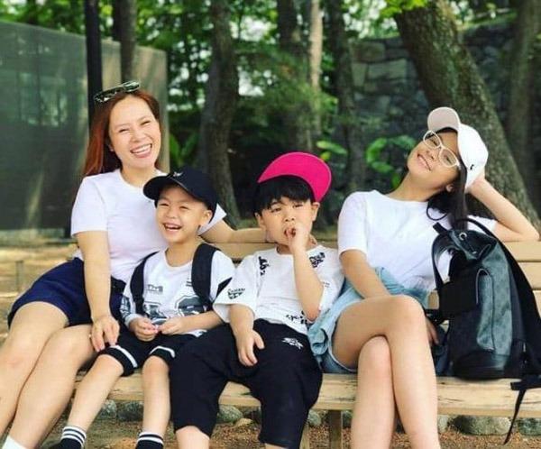 Nhan sắc tuổi 16 của con gái MC Phan Anh: Gương mặt khả ái, vóc dáng mảnh mai-9