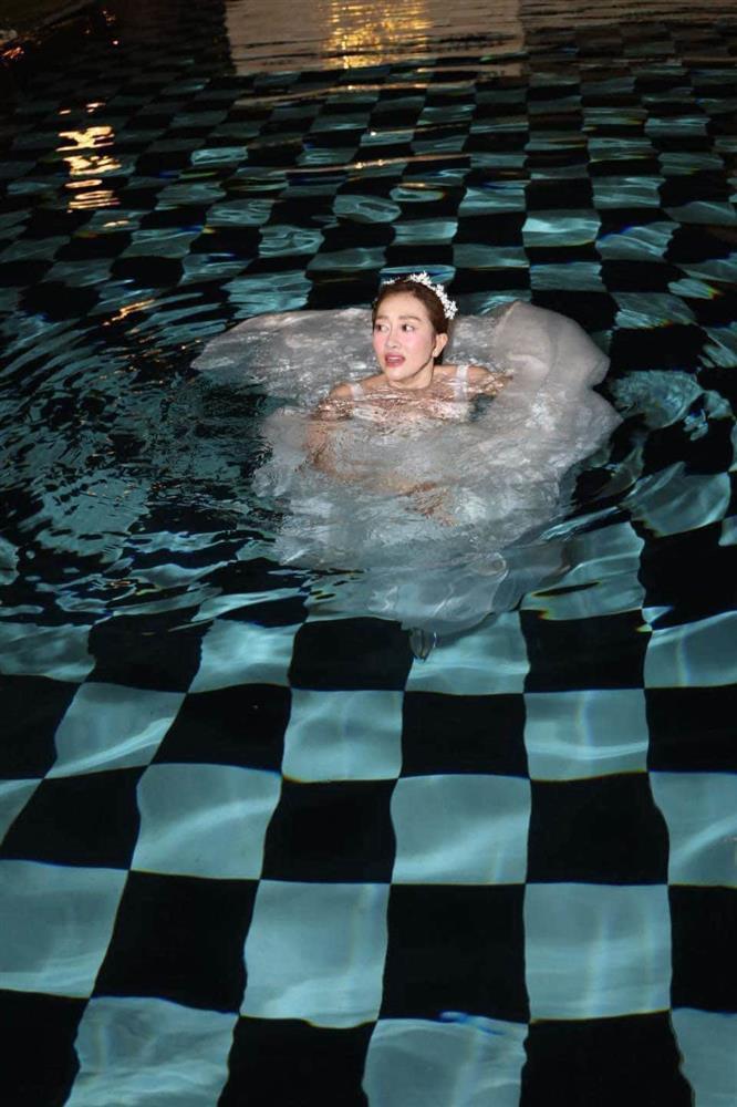 Dàn sao Việt ướt sũng sau tiệc cưới Phương Lan-4