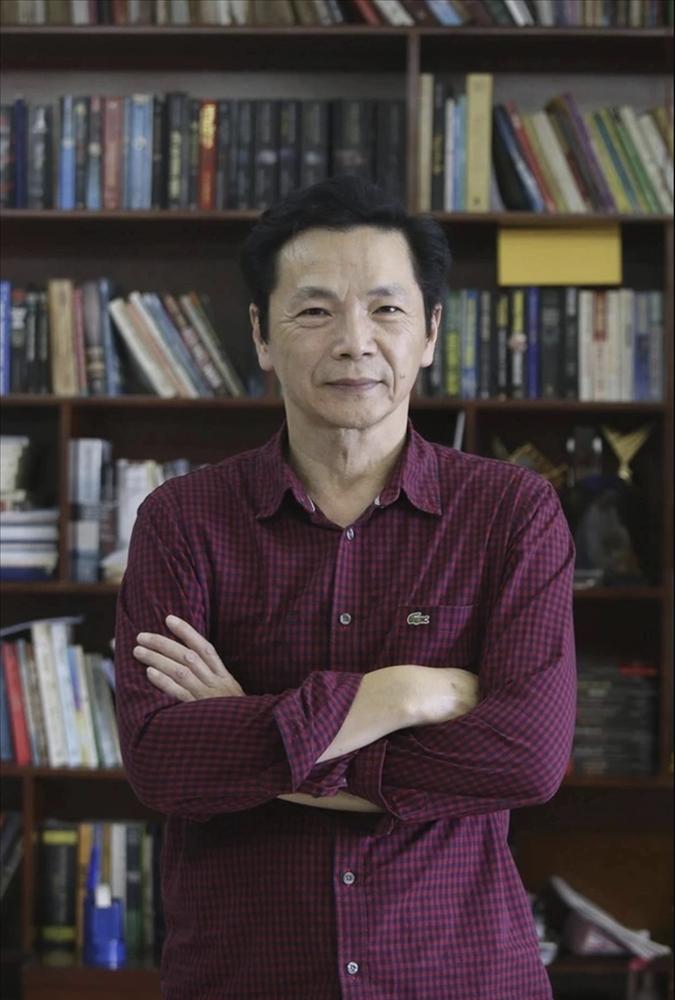 Đời thường giản dị của NSND Trung Anh khác xa ông chủ tịch Chúng Ta Của 8 Năm Sau-3