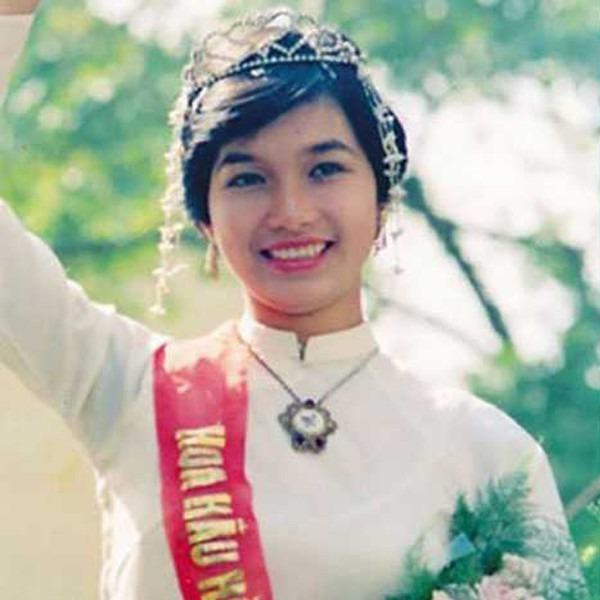 Hoa hậu không mặn mà Vbiz: Hoa hậu Việt Nam đầu tiên nổi tiếng tài sắc nhưng lựa chọn cuộc sống kín tiếng bên chồng tiến sĩ-1