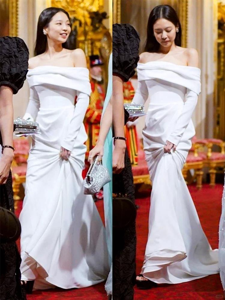 Nhóm Blackpink đã mặc gì khi đến cung điện Buckingham?-6