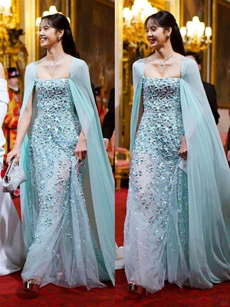 Nhóm Blackpink đã mặc gì khi đến cung điện Buckingham?-8