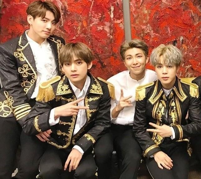 4 thành viên BTS nhập ngũ cùng lúc-1