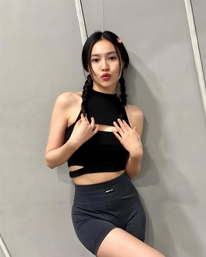 Gu thời trang trẻ trung, nữ tính của Ninh Dương Lan Ngọc-10