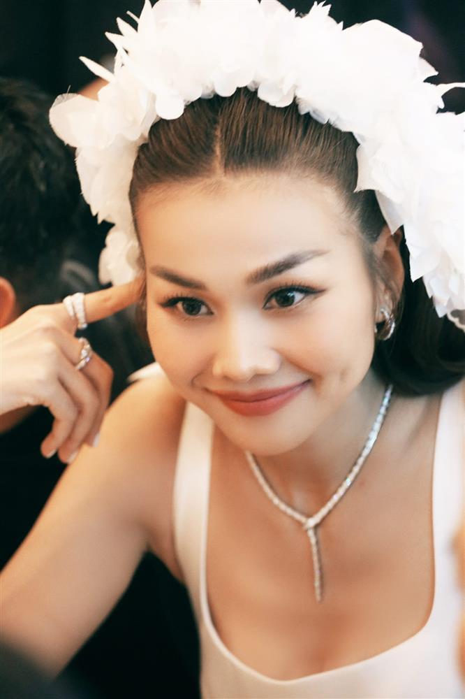 Thanh Hằng tung ảnh cực tình bên chồng nhạc trưởng sau 1 tháng tổ chức đám cưới-8