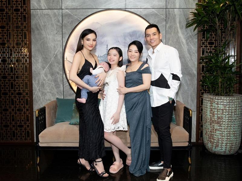 Mẹ chồng Phương Trinh Jolie rạng rỡ ngày sinh nhật, tính cách đặc biệt ra sao mà con dâu hết lời ca ngợi?-2