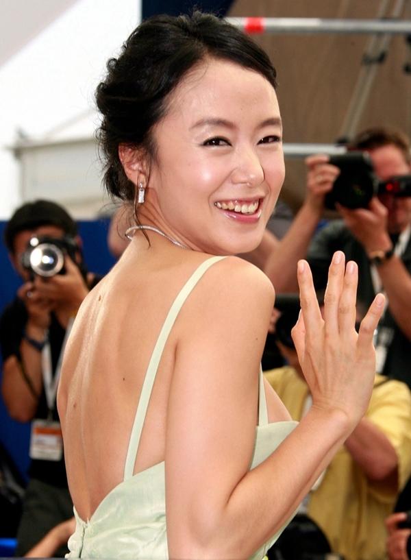 Jeon Do Yeon - Tắc kè hoa của màn ảnh Hàn Quốc-5