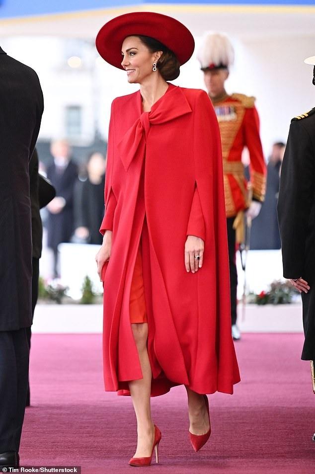 Khoảnh khắc của William và Kate gây bão mạng-1