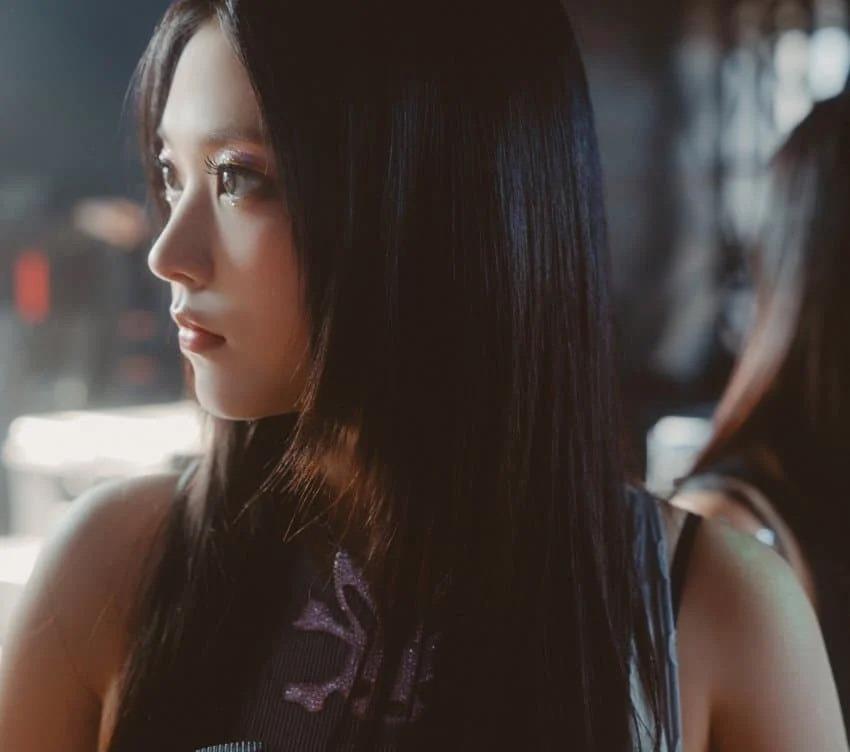 Haerin (NewJeans) gây sốt với loạt ảnh góc nghiêng-2