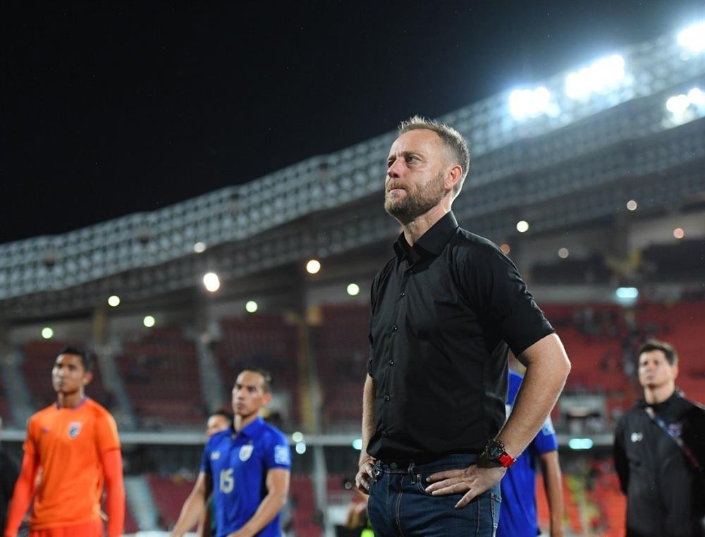 Đột ngột bị Thái Lan sa thải, HLV Mano Polking phản ứng ra sao?-2